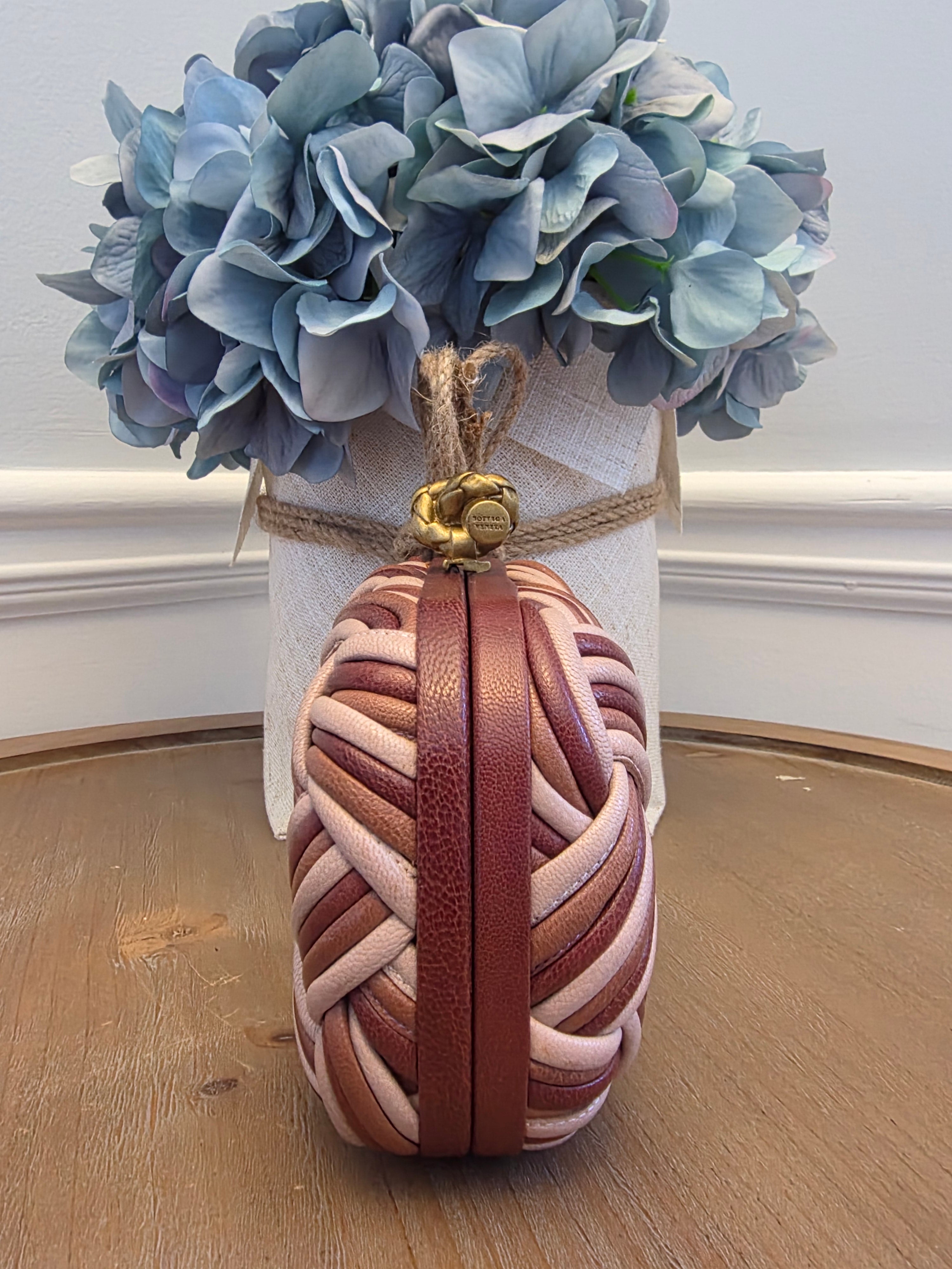 Bottega Veneta Intrecciato Leather Knot Clutch in Blush Multi-Tone