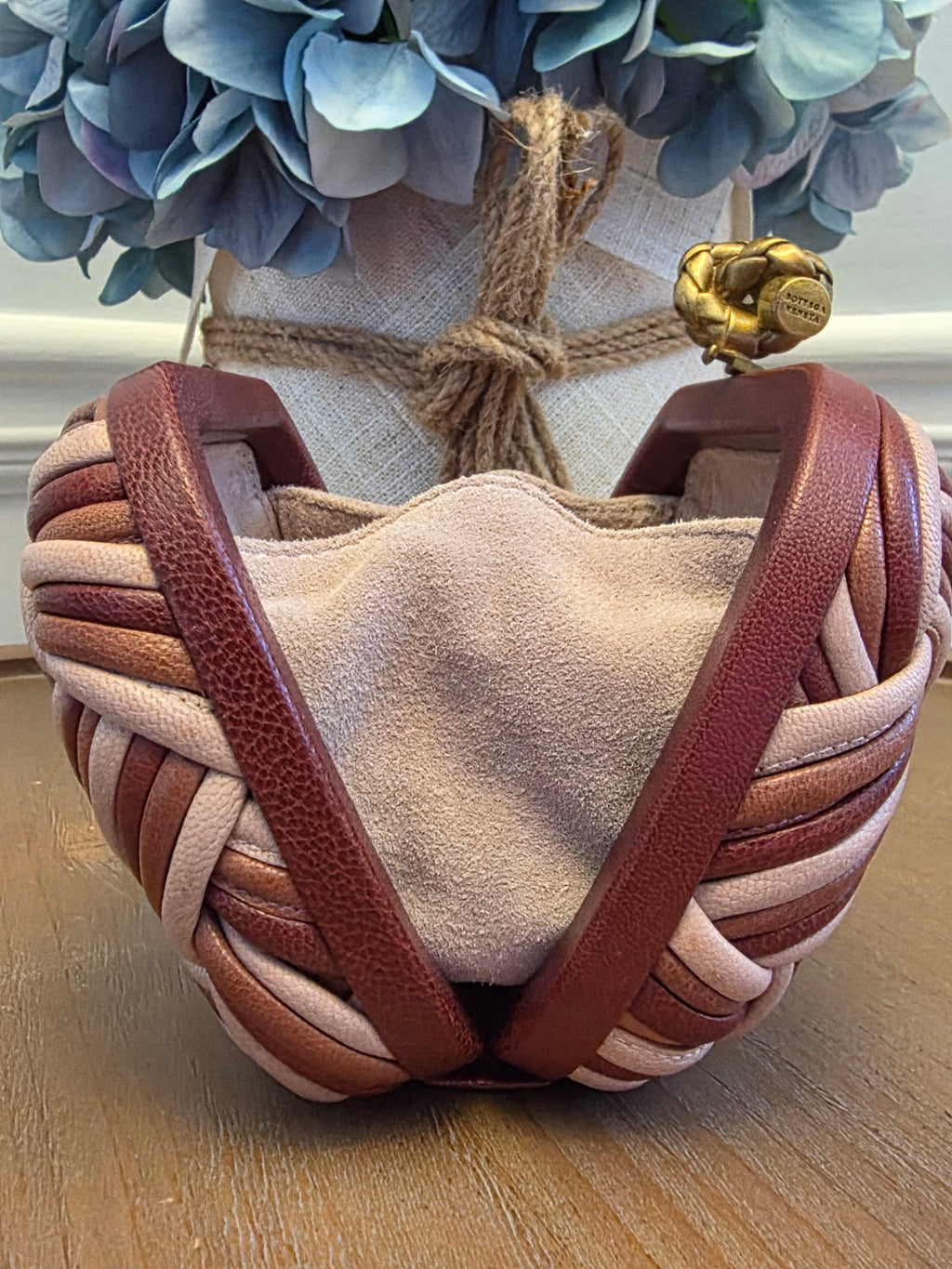 Bottega Veneta Intrecciato Leather Knot Clutch in Blush Multi-Tone