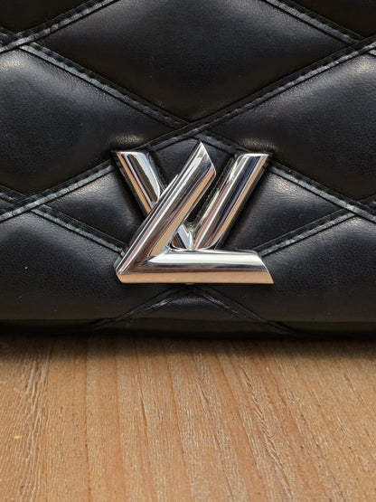 Louis Vuitton Coussin PM – Because Quiet Luxury Was Never Quiet 🖤
