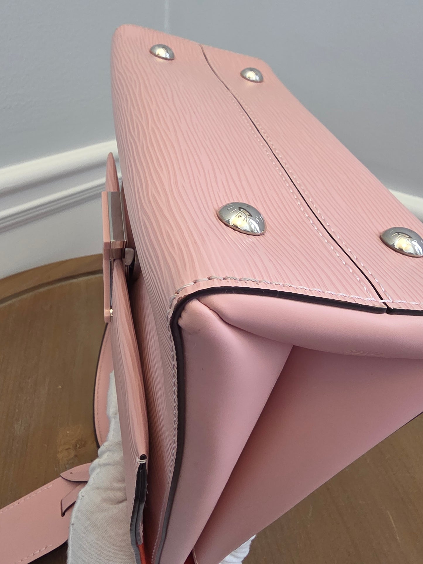 Louis Vuitton Pink Epi Leather Twist MM Tote Bag