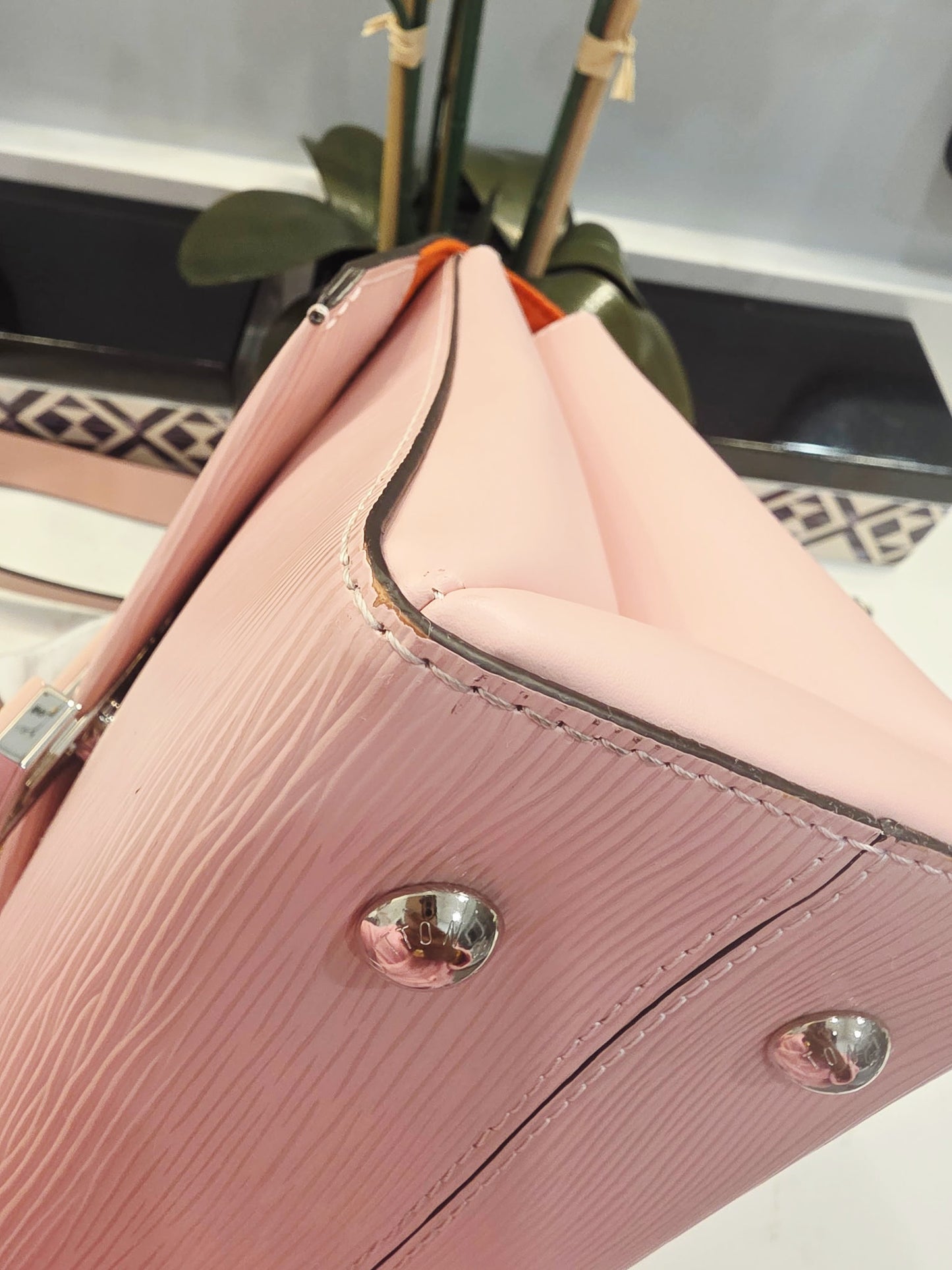 Louis Vuitton Pink Epi Leather Twist MM Tote Bag